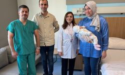 Kalbi göğüs kafesi dışında doğan bebek Gaziantep Şehir Hastanesi’nde sağlığına kavuştu