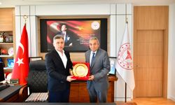 Gaziantep sağlığına adanmış bir ömür! Ali Güven Fincan’a plaket…