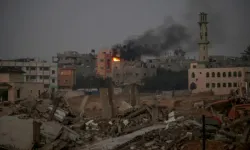 İsrail Filistin mülteci kampını vurdu! Ölü ve yaralılar var…