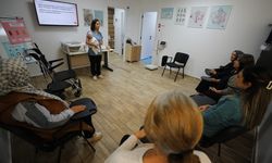 GAÜN'de anne adayları doğuma gebe okuluyla hazırlanıyor