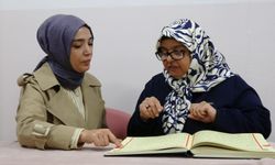 Gaziantep'te işitme engelli kadın Kur'an-ı Kerim'i bir ayda öğrendi