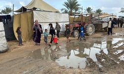İnsani kriz derinleşiyor! Gazze’de şiddetli yağış! Çadırlar sular altında kaldı