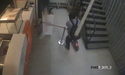 Bir kişi ölümden kıl payı kurtuldu! O anlar kamerada…