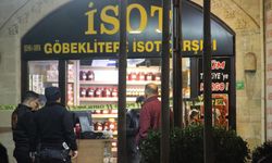 Gaziantep’in komşu ilinde baharatçı dükkanına silahlı saldırı! O anlar kamerada…