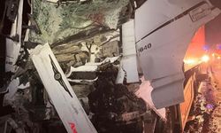 TAG otoyolunda tır otobüse arkadan çarptı: 14 yaralı