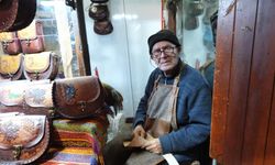 Gaziantep'te 66 yıldır teknolojiye direnerek çanta yapıyor