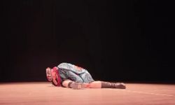 Gaziantep'te sahnede büyük talihsizlik: Dansçının çapraz bağları koptu