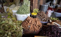 Gaziantep'te havalar soğudu! Hasta olan vatandaşlar çareyi aktarlarda arıyor