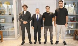 Rektör Doğan, Cezayirli öğrencileri rektörlük makamında kabul etti