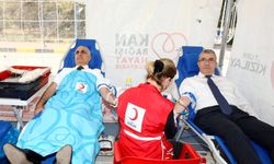 Rektör Doğan’dan örnek davranış! Kan bağışında bulundu