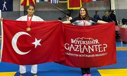 GBB sporcusu Üsküp'te tarih yazdı... Tek sporcuyla çifte madalya!