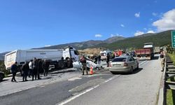 Gaziantep’te feci kaza! Kamyon ile tır çarpıştı: Yaralılar var