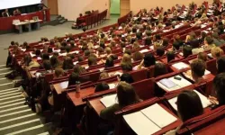 Üniversite Eğitimi 3 Yıla mı İniyor? YÖK Başkanı Erol Özvar Açıkladı: Yeni Model Ne Zaman Başlayacak?