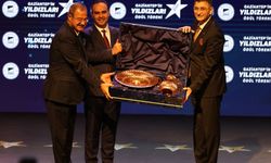 Bakan Kacır Gaziantep’in Yıldızları Ödül Töreni’nde konuştu! Sanayi hattının kalbinde Gaziantep var!