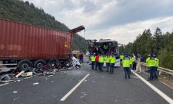 Gaziantep Otoyolunda can pazarı! Yolcu otobüsü tıra çarptı! Ölü ve yaralılar var…