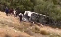 Gaziantep’te can pazarı! Tarım işçilerini taşıyan minibüs şarampole uçtu! Ölü ve yaralılar var…