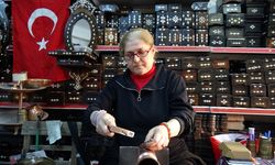 Gaziantep’te kadın ustalar bakırı işliyor