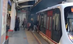 İzmir’de korku dolu anlar! Metro raydan çıktı… İşte o anlar!