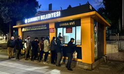 Şahinbey Belediyesi vatandaşların içini ısıtmaya devam ediyor! Sıcak çorba ikramı yapıldı