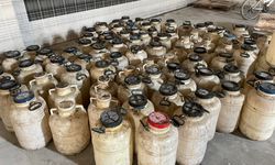 Gaziantep’te tonlarca sağlıksız ürün ele geçirildi: Ramazan ayında vatandaşa yedireceklerdi!