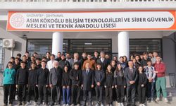 Vali Çeber ve Kökoğlu’ndan ziyaret! KÖKSAN’dan Eğitim Şehri vizyonuna değer katan okul…