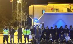 Bakan Yerlikaya duyurdu! Göçmen kaçakçılarına operasyon!