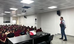 Gaziantep Jandarması'ndan öğrencilere eğitim! Sosyal Medya Güvenliği anlatıldı