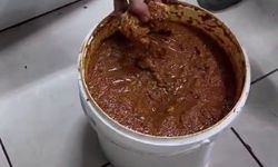 Baharatın içine bozulmasın diye bırakılan çiğ et ekipleri şaşırttı!