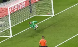 Matvei Safonov kimdir? PSG’nin kalecisi kaç penaltı kurtardı? PSG’yi şampiyon yapan kaleci tarihe geçti