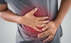 Karın ağrısı ve şişkinliğin nedeni huzursuz bağırsaklar olabilir!