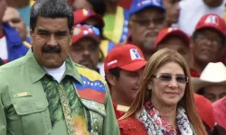 Maduro ve Eşi Hangi Suçlarla Yargılanacak? ABD Adalet Bakanı Pamela Bondi Açıkladı