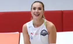 Derya Çayırgan kaç yaşında, nereli, evli mi, bekar mı, hangi takımlarda oynadı, hangi takımda oynuyor?