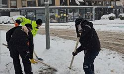 Nizip Belediyesi ekipleri vatandaş için sahada