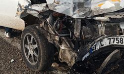 Gaziantep’te bir kaza daha! Otomobil ile kamyonet çarpıştı: Yaralılar var…
