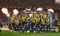 Fenerbahçe, kupayı kaldırdı! Matteo Guendouzi maçın oyuncusu seçildi