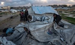 Gazze'de 1 yaşındaki çocuk aşırı soğuk nedeniyle hayatını kaybetti