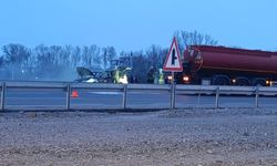 Seyir halindeki araç alev topuna döndü! Kullanılmaz hale geldi…