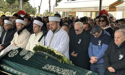 Türk halk müziğinin usta ismi son yolculuğuna uğurlandı! "Kendisi o eşsiz sesiyle her zaman yaşayacak"