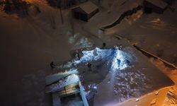 Cemaat namazdayken çatı çöktü!