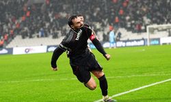 Orkun Kökçü gollerine devam ediyor!