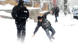 Bastığınız yerlere dikkat edin! Karlı ve buzlu yollarda güvenli adımlar için önemli öneriler…