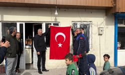 Güzel; Karkamış'ı ay yıldızlı bayraklarla donattı