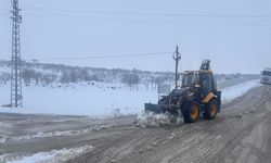 Gaziantep Büyükşehir’den köy yollarında yoğun karla mücadele