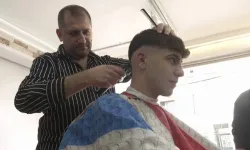 İzmir Bayraklı’daki berber Hüseyin Doğan kimdir, neden gündem oldu, ne iş yapıyor?