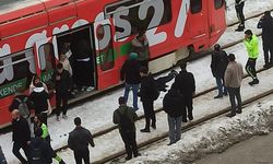 SON DAKİKA: Gaziantep’te tramvay bir vatandaşa çarptı!