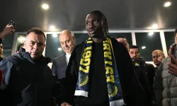 Fenerbahçe Geleceği Satın Aldı! Sidiki Cherif İstanbul’da, Transferin Bedeli Dudak Uçuklattı