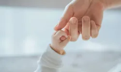 Doğum İzni 6 Aya Çıkıyor! Meclis'te Son Aşamada