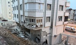 Önce Gaziantep sonra Şanlıurfa'da istinat duvarı çöktü: 5 katlı bina boşaltıldı
