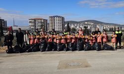 Gaziantep'te öğrenciler doğayla buluştu! Ormanlık alanda temizlik yapıldı…