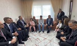 Cumhurbaşkanı Yardımcısı Yılmaz'dan Dalar ailesine anlamlı ziyaret! Başsağlığı dileklerinde bulundu
